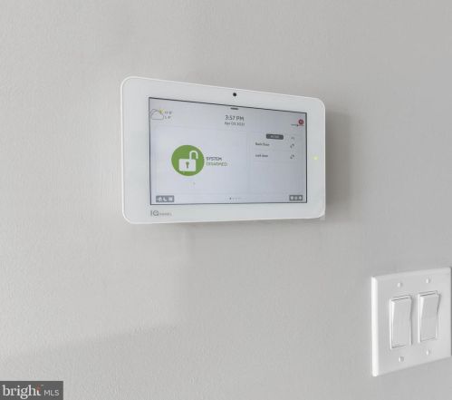 1937 4 St, Philadelphia PA 19140-2417 exterior