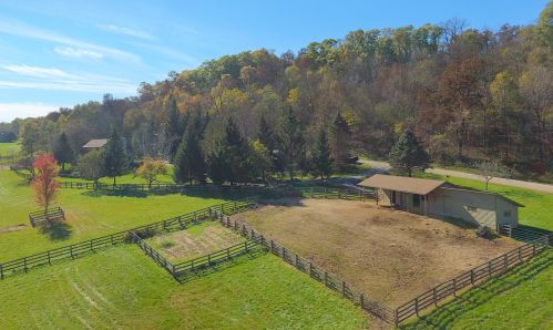 2169 Clark Ln, Galena, IL 61036-8006