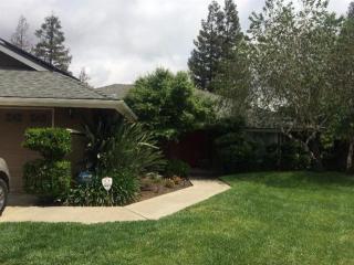 1181 Filbert Ave, Clovis, CA 93611-6212