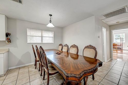 16723 Lk Cir, Conroe TX  77302-5343 exterior