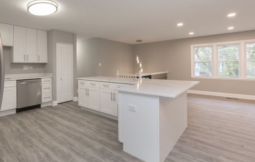 317 Round Hill Ct, Lemont IL  60440-2123 exterior