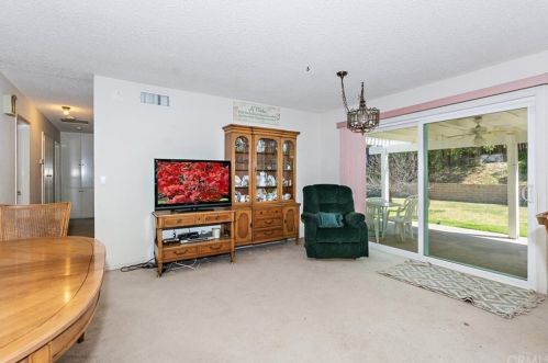 6322 Westview Dr, Riverside CA  92506-5322 exterior