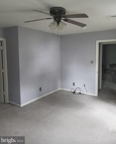 100 Chestnut Ave, Camden NJ  08107-2207 exterior