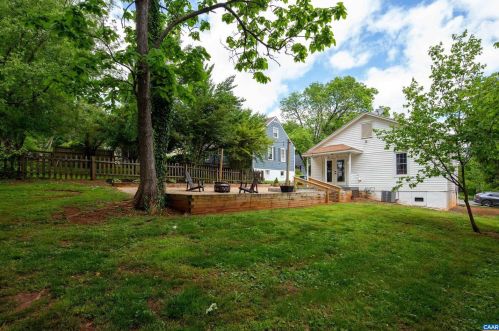 1112 Montrose Ave, Charlottesville VA  22902-6236 exterior