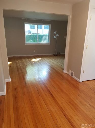 179 Newman St, Metuchen, NJ 08840-2662
