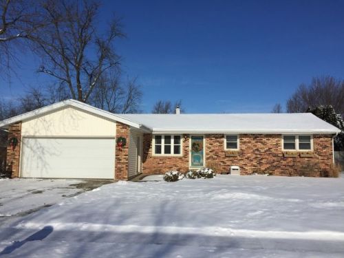 1445 Falcon Dr, Bradley, IL 60915-1310