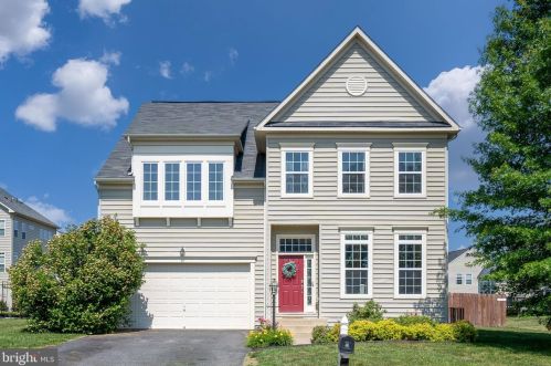 11 Manorwood Dr, Fredericksburg, VA 22406-8204