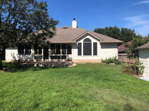 7009 Auckland Dr, Austin TX  78749-4161 exterior