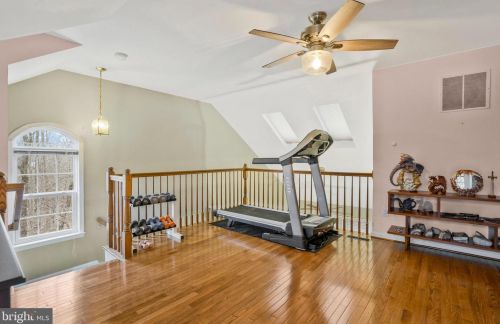 8858 Eagle Rock Ln, Springfield VA  22153-1727 exterior