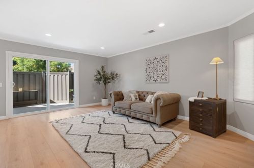 431 Tangelo, Irvine CA  92618-4483 exterior