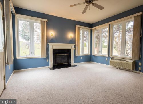 209 Sutherland Rd, Lancaster PA  17603-9053 exterior