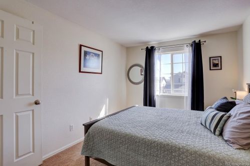 6067 Quatar Way, Aurora CO 80016-7134 exterior