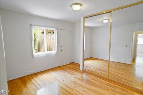 3951 Los Olivos Ln, Glendale CA 91214-1628 exterior