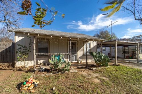 106 Gandy St, Lipan, TX 76462-2408