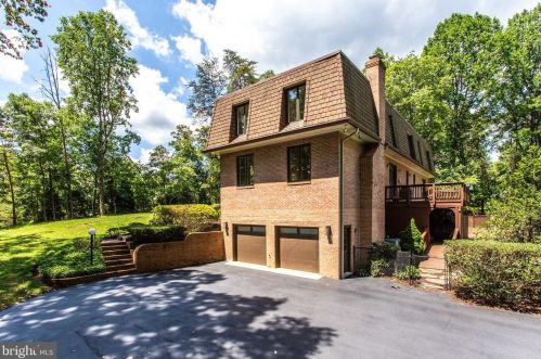 1004 Galium Ct, Mc Lean, VA 22102-1106