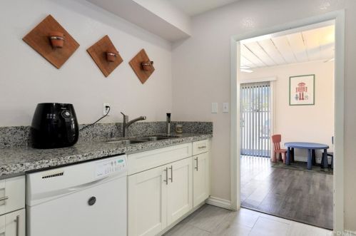 1401 Villa St, Riverside CA  92507-1332 exterior