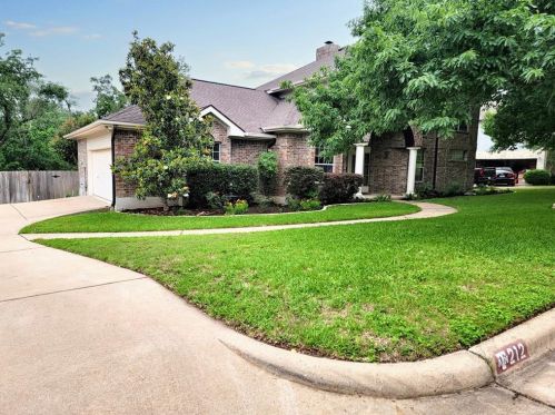 212 Ridge Cir, Georgetown, TX 78628-8222