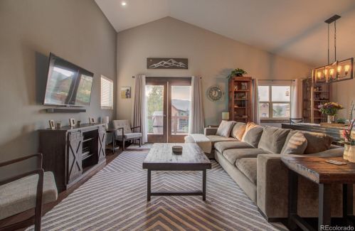 23530 Sagebrush Cir, Oak Creek, CO 80467-8602