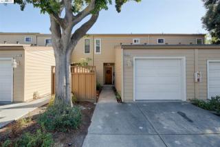 6584 Pioneer Ln, Pleasanton, CA 94568-3454