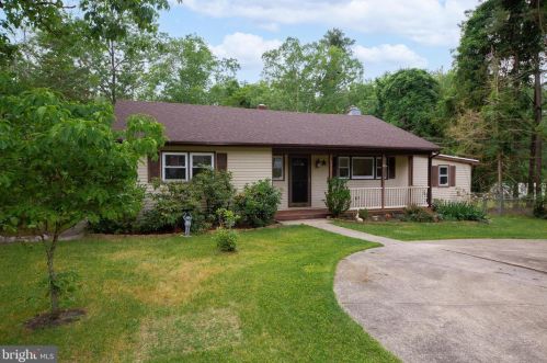 24 Delaware Trl, Browns Mills, NJ 08015-5317