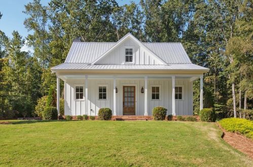 133 Wyatt Rd, Holly Springs, GA 30115-0077