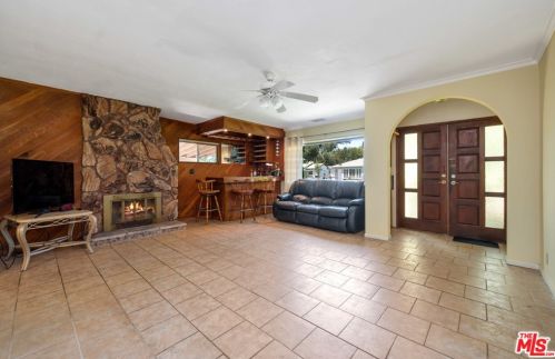 5626 Cantaloupe Ave, Van Nuys, CA 91401-4712