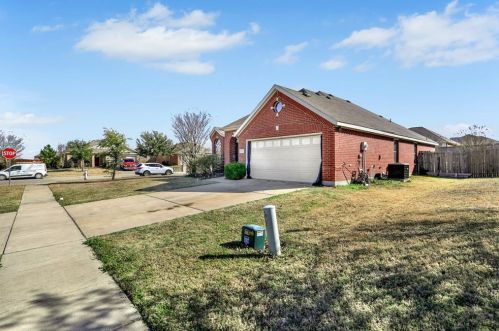 227 Bison Meadow Dr, Waxahachie, TX 75165-8866