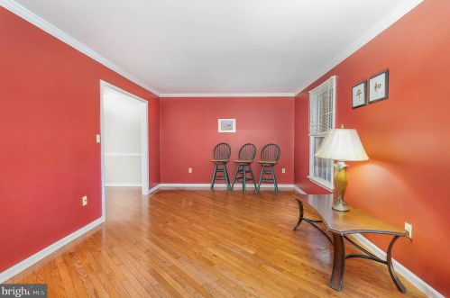 102 Suncrest Rd, Lancaster PA  17601-4834 exterior