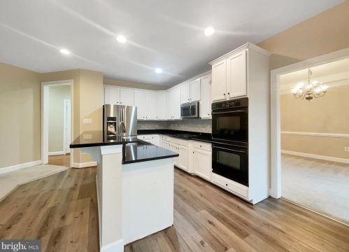 18947 Highland Park Dr, Triangle VA  22172-2067 exterior