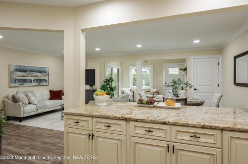 20 Lexington Ct, Tinton Falls NJ 07701-5467 exterior