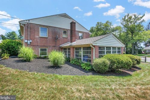 57 Springhouse Rd, Lancaster PA  17603-6619 exterior