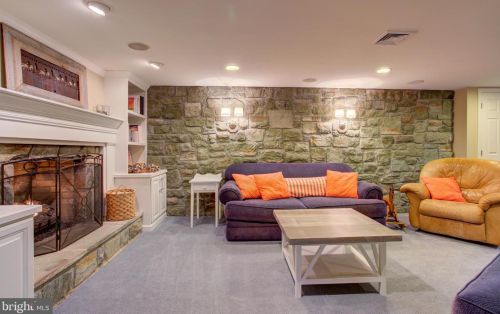 1853 Rockvale Rd, Lancaster PA  17602-1315 exterior