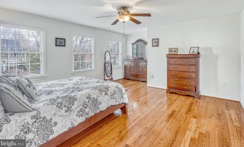 12125 Darnley Rd, Woodbridge VA  22192-6615 exterior