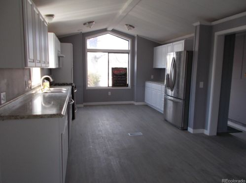 102 Yakima St, Denver, CO 80603-9777