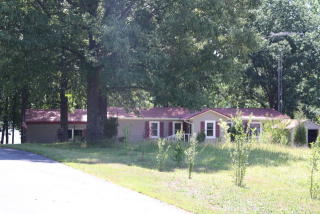260 Sandy Cir, Springville, TN 38256-5052