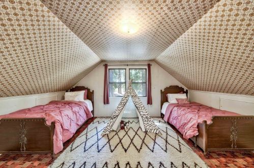 7400 River Rd, Truckee CA  96161 exterior