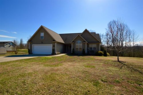203 Stephen St, Dickson, TN 37055-3983