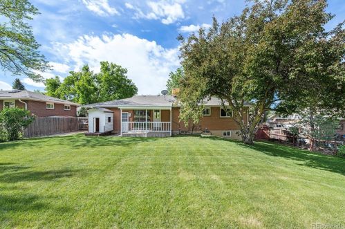 8307 Lehigh Dr, Denver CO  80237-1644 exterior