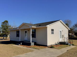 211 Runs Creek Dr, Jackson, SC 29831-3310
