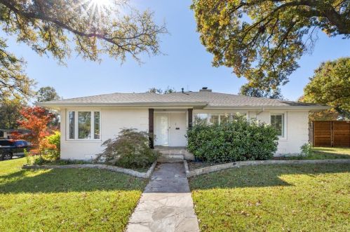 547 Aqua Dr, Dallas, TX 75218-2105