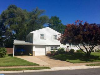 31 Sun Valley Rd, Trenton, NJ 08690-1528