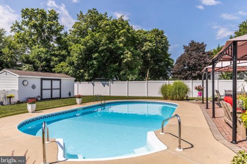 246 Genesee Rd, Clarksboro, NJ 08020-1109