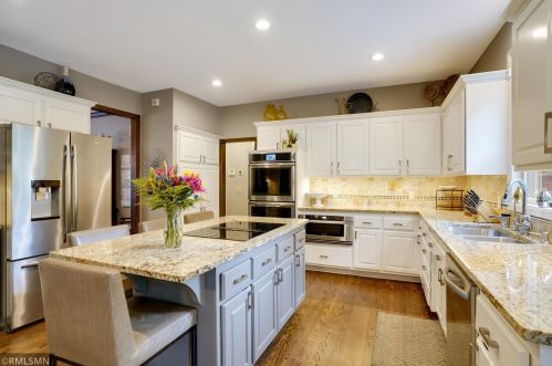 10147 Bridgewater Pkwy, Saint Paul MN  55129-8587 exterior