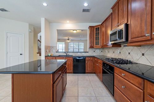 2649 Chambers Dr, Lewisville, TX 75067-8203