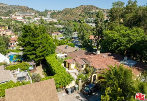 1437 Mountain St, Glendale CA  91207-1259 exterior
