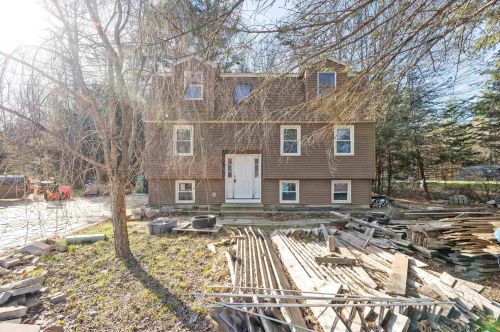 383 Whittier Dr, Fremont, NH 03044-3328