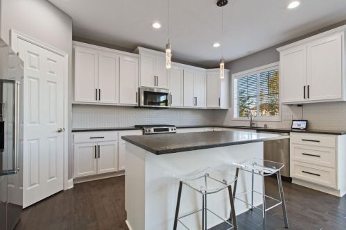 10213 Xenia Ave, Minneapolis, MN 55443-2072