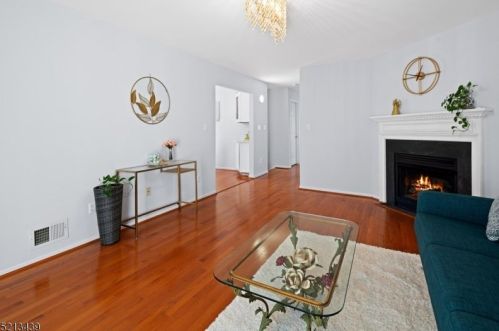 5 Garfield Way, Princeton NJ  08540-1669 exterior