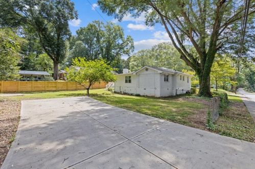 1061 Pinehurst Dr, Smyrna GA  30080-4356 exterior