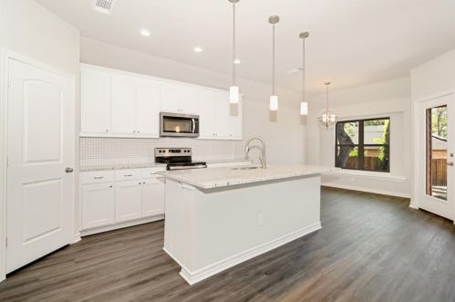 5111 Cowden St, Fort Worth TX  76114-1020 exterior